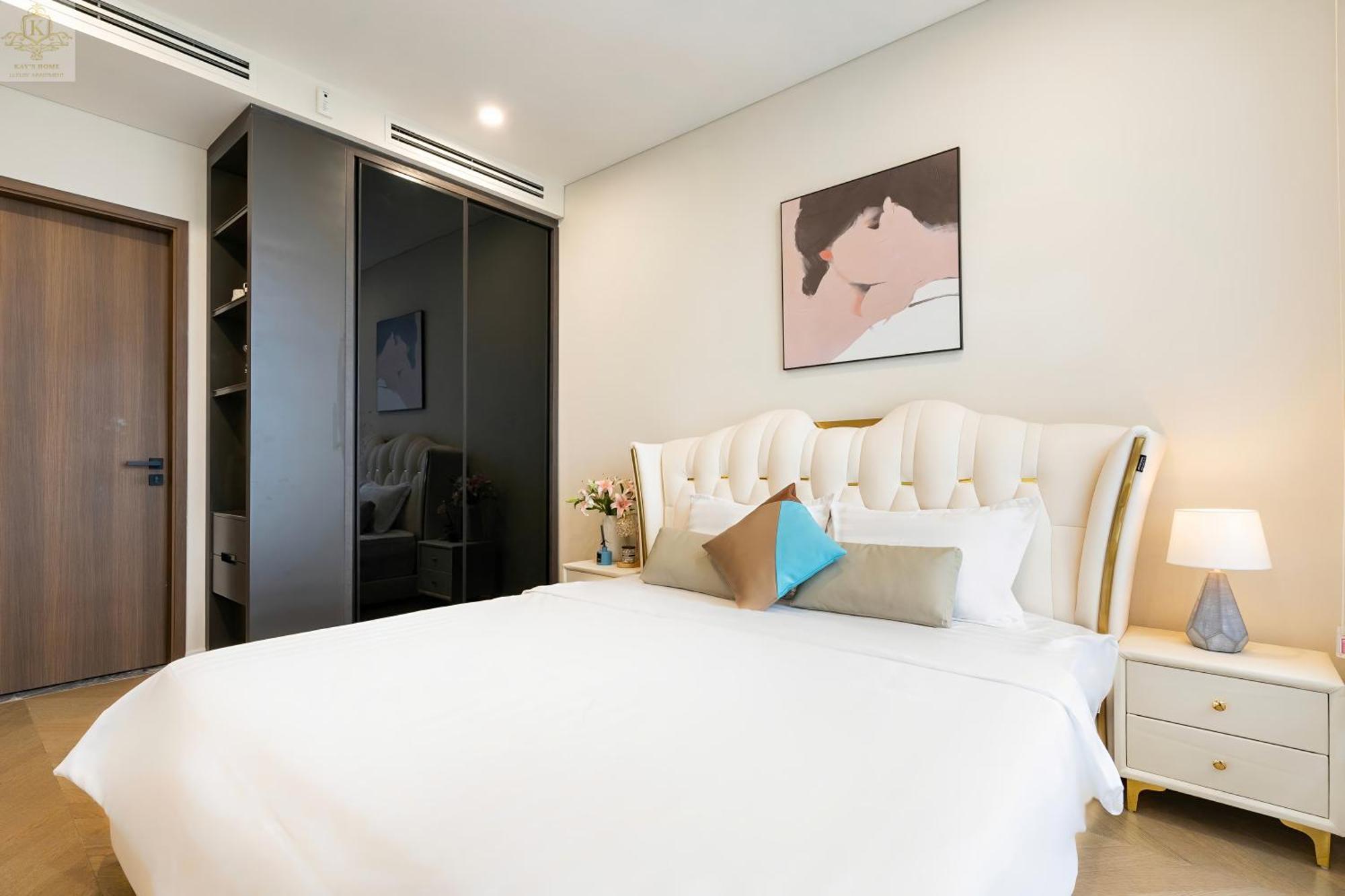 Lumiere Royale Hotel
